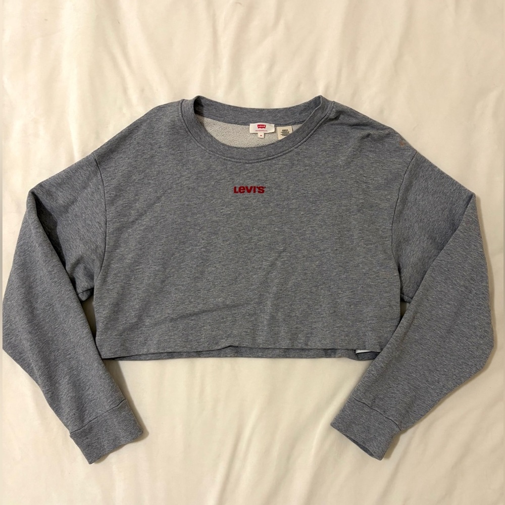 Levi’s cropped sweatshirt